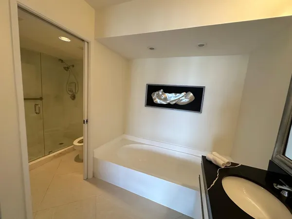 $3,100 | 19195 Northeast 36th Court, Unit 2703, Aventura, FL 33180