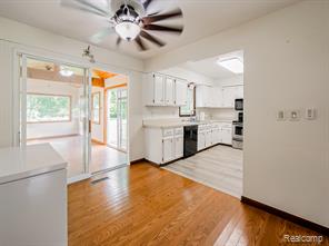 52010 11 Mile Road South Lyon, MI 48178 - Photo 7 of 50