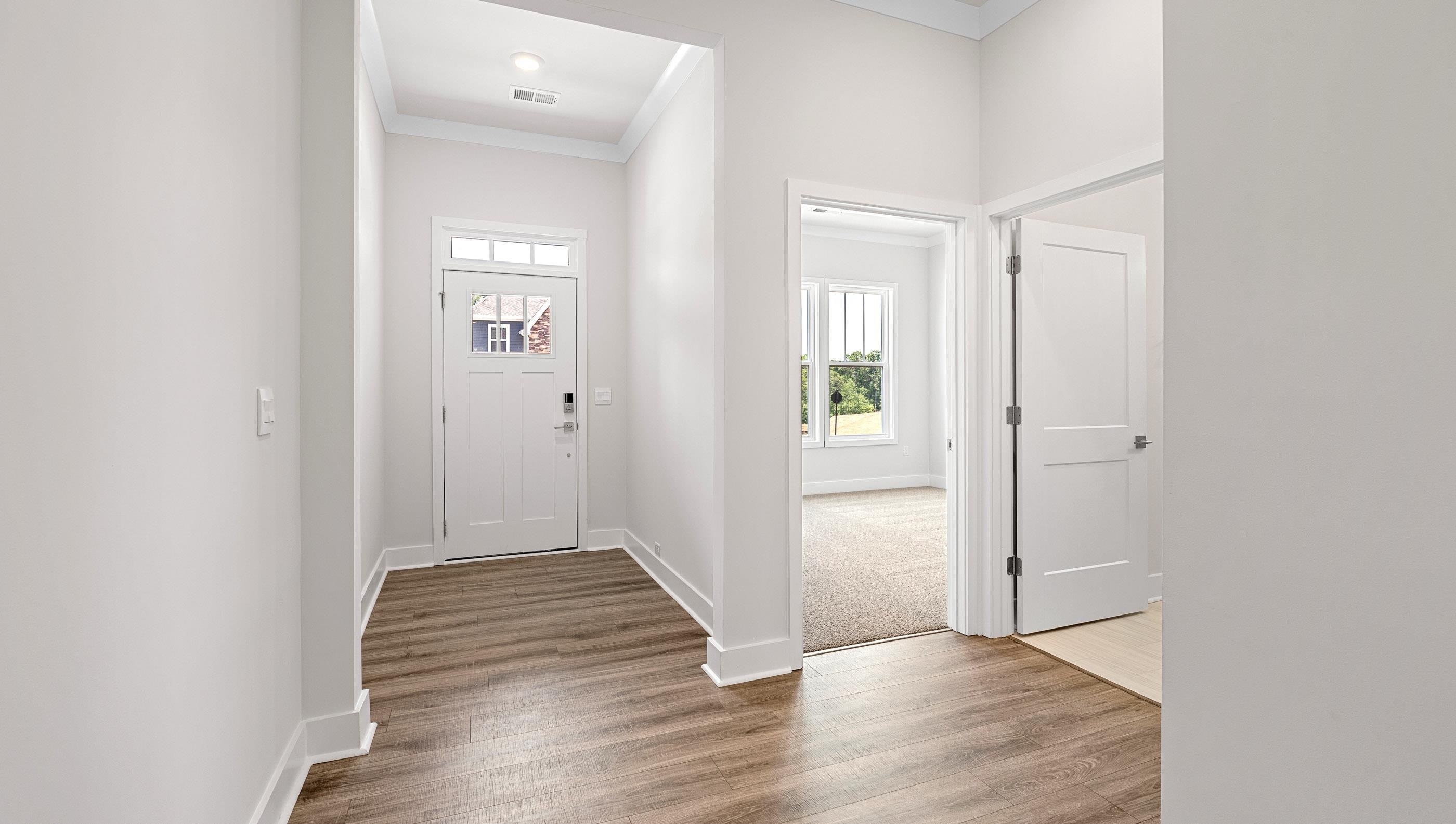 314 Fiery Road Greenville, SC 29607 - Photo 4 of 32 Gallery Image 4