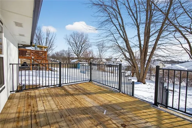 $315,000 | 2015 Karlton Way, Excelsior Springs, MO 64024