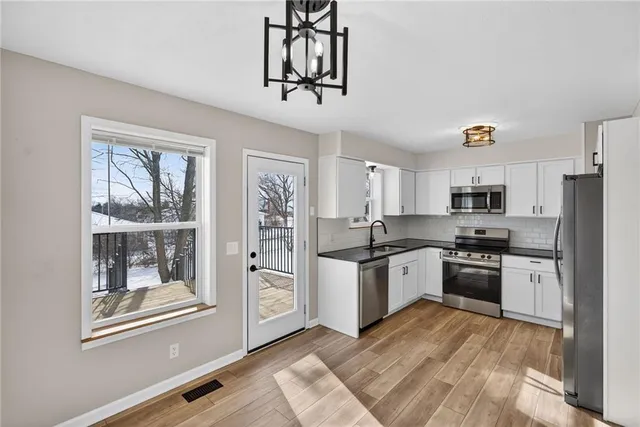 $315,000 | 2015 Karlton Way, Excelsior Springs, MO 64024