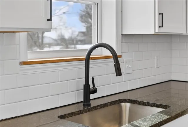 $315,000 | 2015 Karlton Way, Excelsior Springs, MO 64024