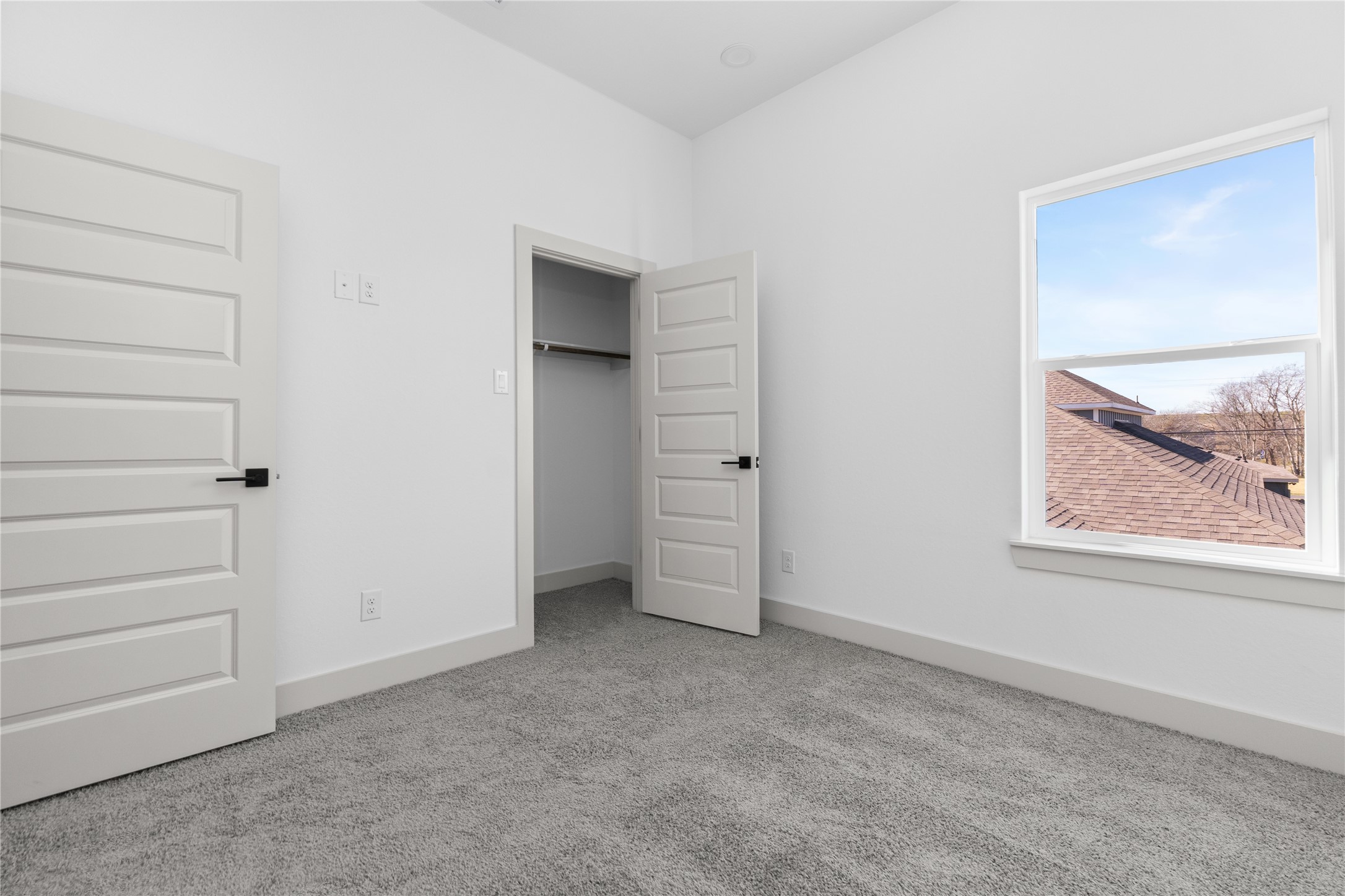 9819 Turnbow Street, Unit CD Houston, TX 77029 - Photo 26 of 32 a view of an empty room with a window