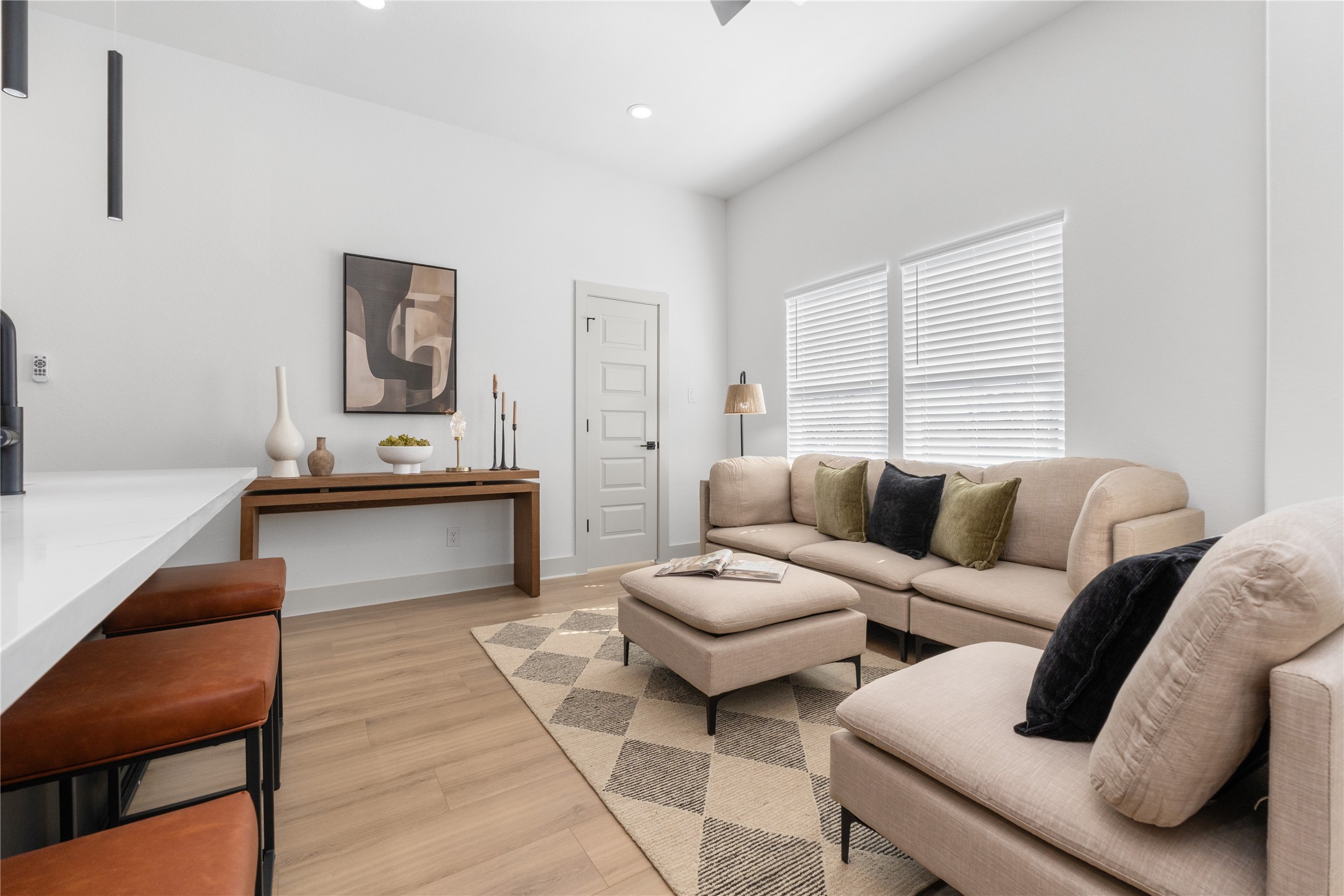 9819 Turnbow Street, Unit CD Houston, TX 77029 - Photo 4 of 32 a living room with furniture and a couch