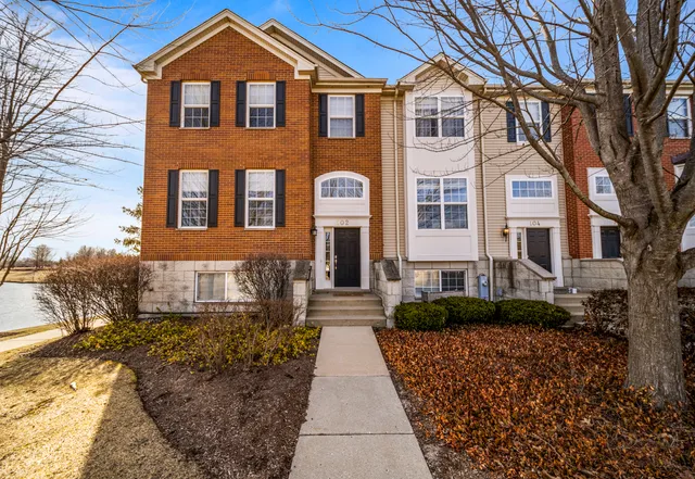 $345,000 | 102 Town Center Boulevard, Gilberts, IL 60136