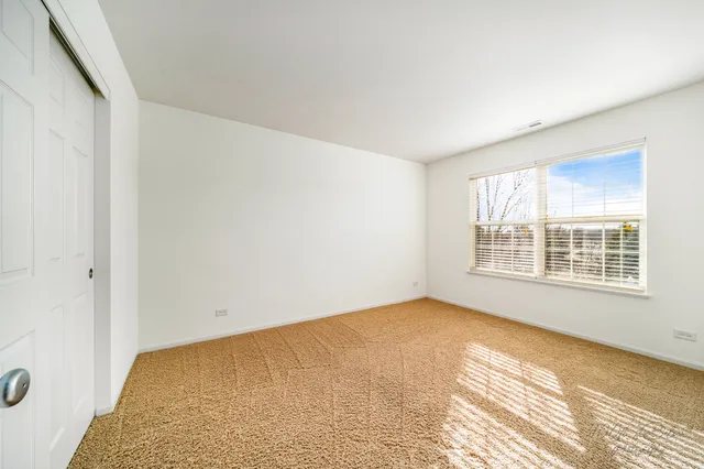 $345,000 | 102 Town Center Boulevard, Gilberts, IL 60136