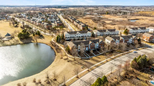 $345,000 | 102 Town Center Boulevard, Gilberts, IL 60136