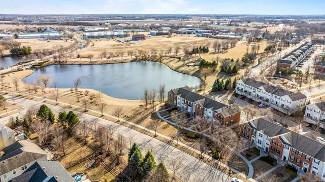 $345,000 | 102 Town Center Boulevard, Gilberts, IL 60136