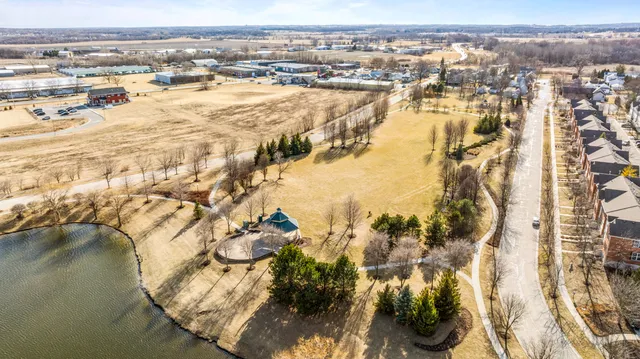 $345,000 | 102 Town Center Boulevard, Gilberts, IL 60136