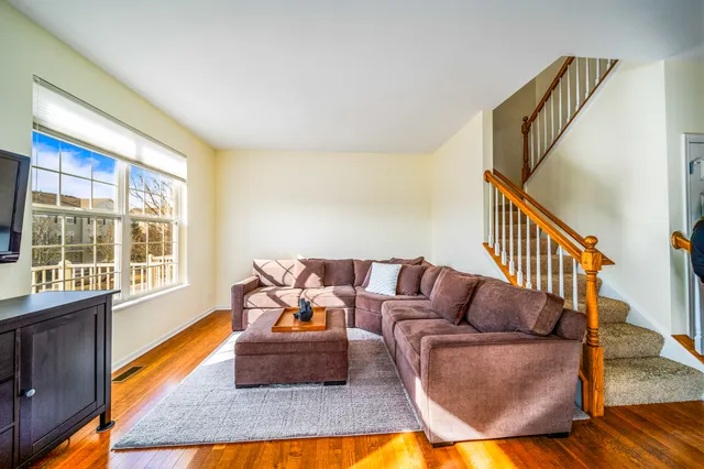 $345,000 | 102 Town Center Boulevard, Gilberts, IL 60136