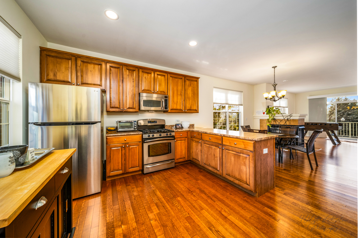 102 Town Center Boulevard Gilberts, IL 60136 - Photo 7 of 37