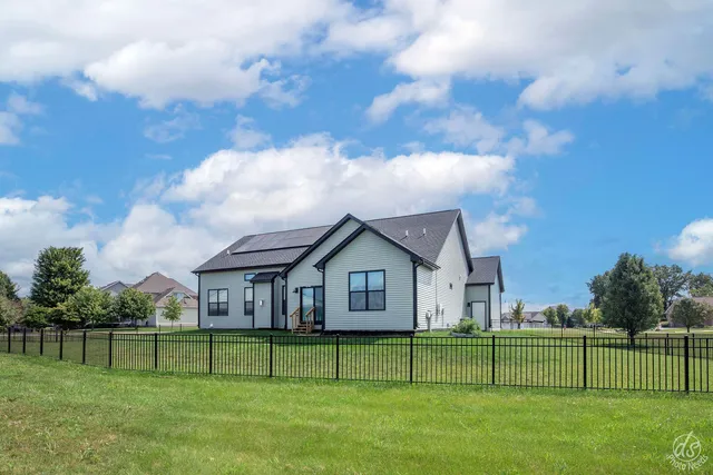 $3,400 | 1469 Starfish Lane, Sycamore, IL 60178