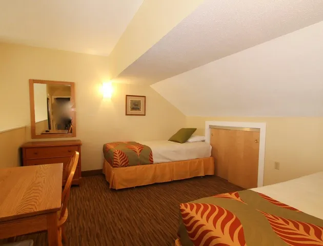 $3,900 | 26 Fox Run Road, Unit 2&3, Lincoln, NH 03251