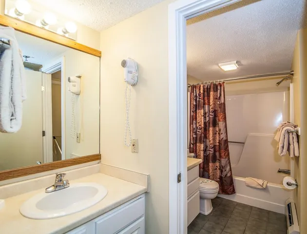 $3,900 | 26 Fox Run Road, Unit 2&3, Lincoln, NH 03251