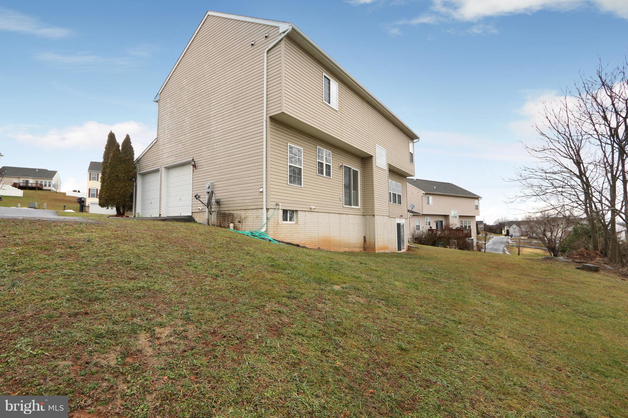 99 Saratoga Road Inwood, WV 25428 - Photo 4 of 34 Exterior