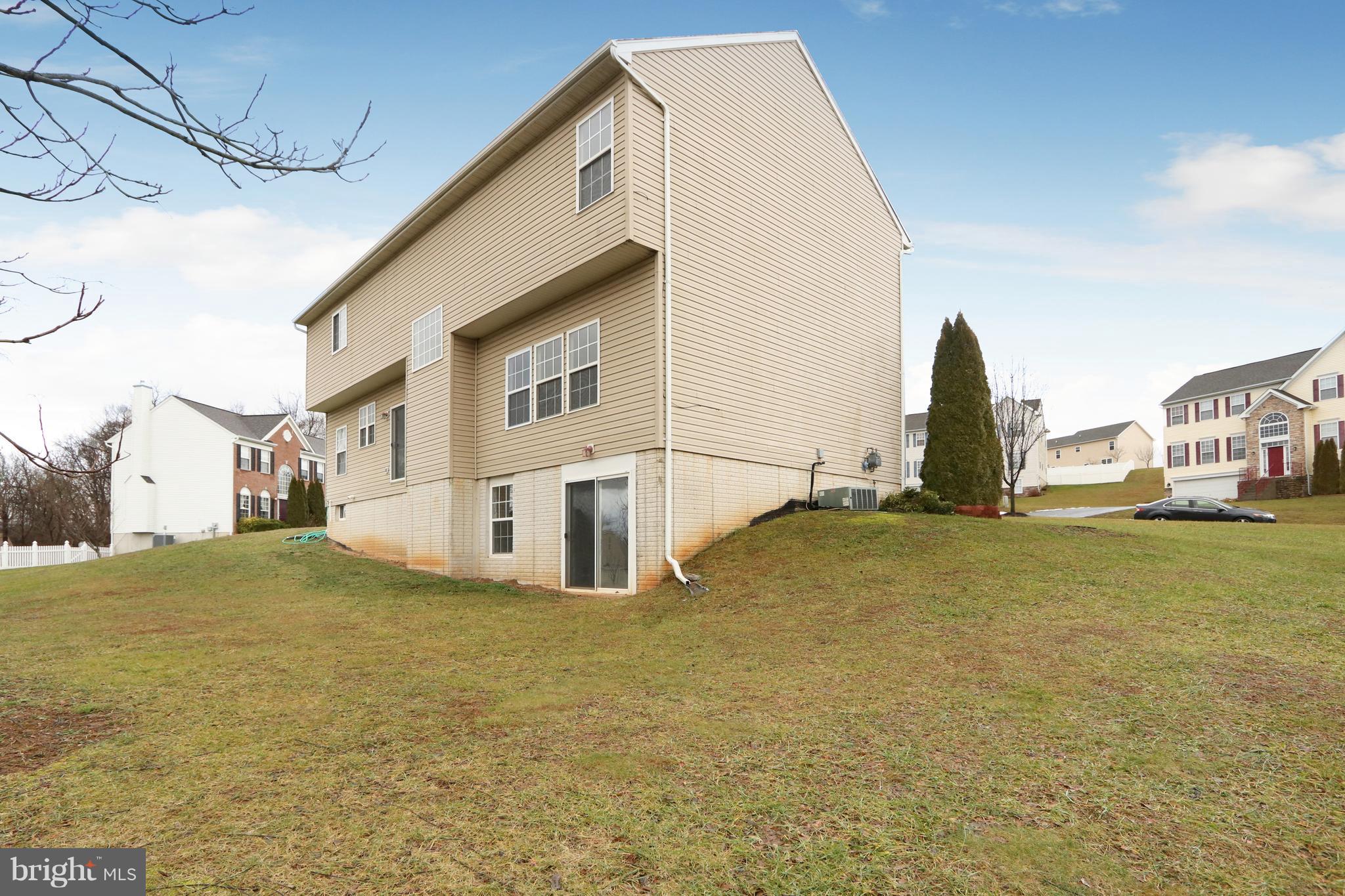 99 Saratoga Road Inwood, WV 25428 - Photo 5 of 34 Exterior