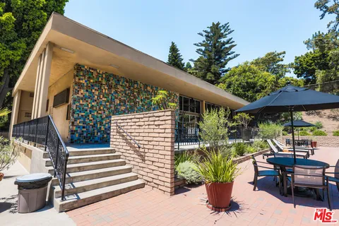 $479,000 | 6700 Hillpark Drive, Unit 204, Los Angeles, CA 90068