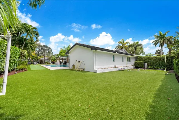 $2,699,000 | 10330 Southwest 71st Avenue, Pinecrest, FL 33156