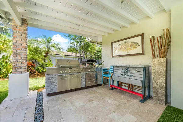 $2,699,000 | 10330 Southwest 71st Avenue, Pinecrest, FL 33156