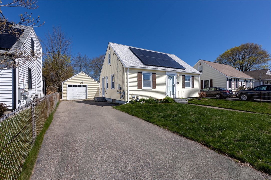 46 Lindesta Road Pawtucket, RI 02861 - Photo 3 of 27 Gallery Image 3
