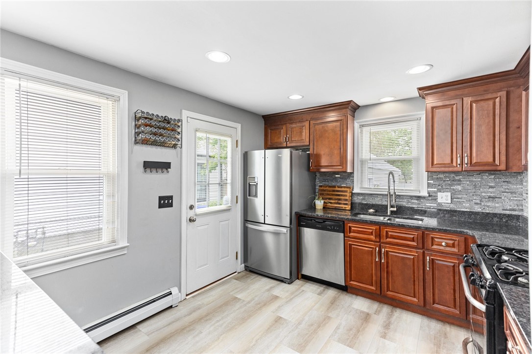 46 Lindesta Road Pawtucket, RI 02861 - Photo 7 of 27 Gallery Image 7