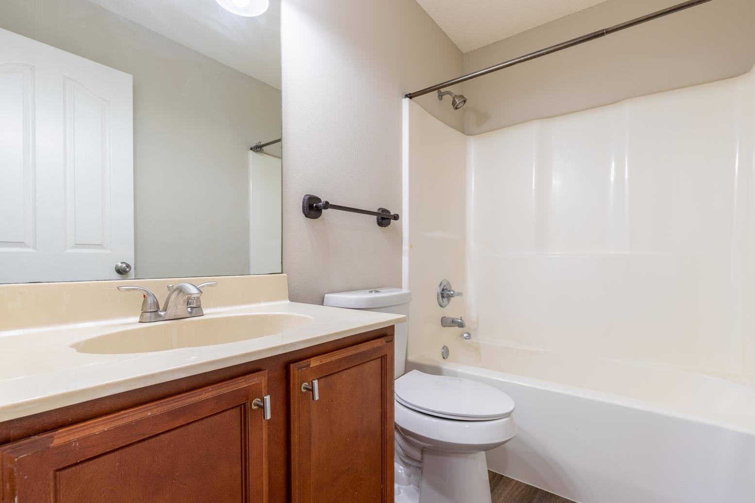 4185 Hampton Manor Lane Memphis, TN 38128 - Photo 18 of 20 a bathroom with a sink a toilet and shower