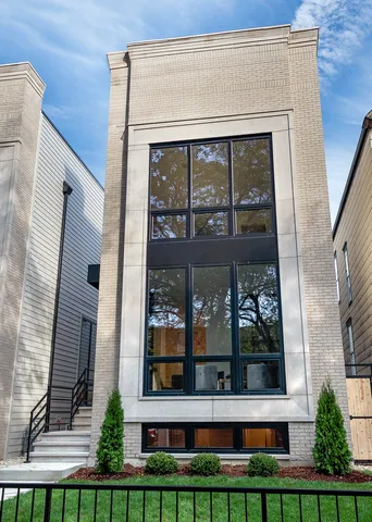 $2,195,000 | 1416 West Warner Avenue, Chicago, IL 60613