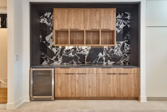 a close view of sink and tap