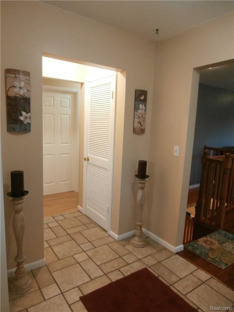 623 Ridgeview Drive Corunna, MI 48817 - Photo 13 of 33 8.JPG