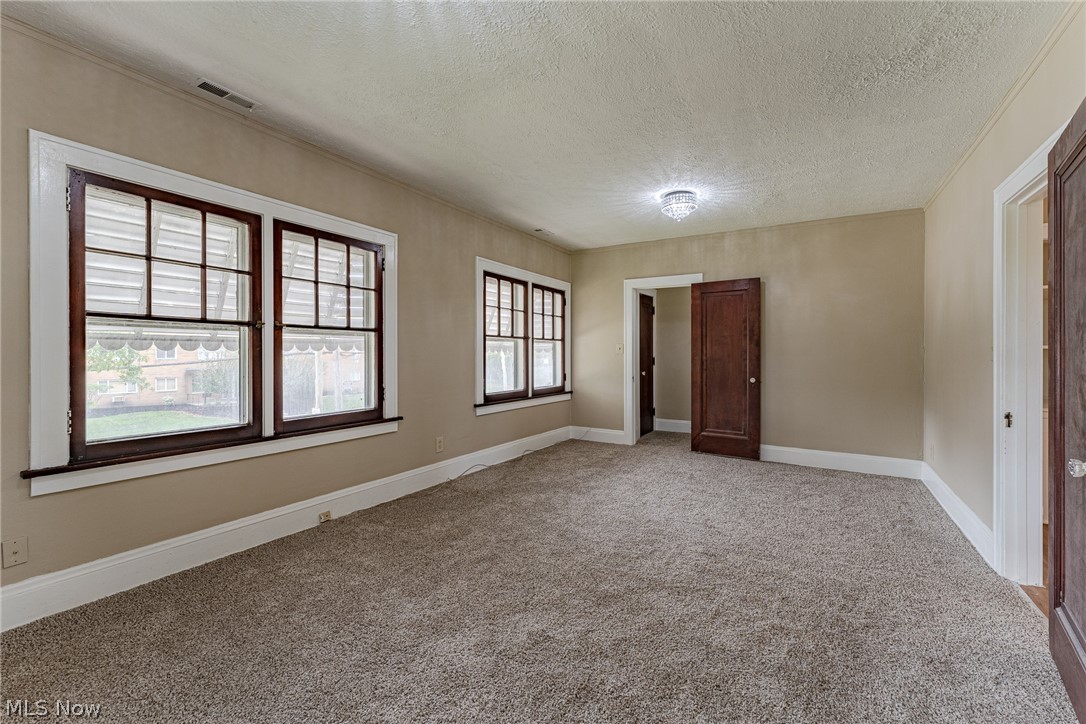 3893 Mayfield Road Cleveland, OH 44121 - Photo 19 of 35