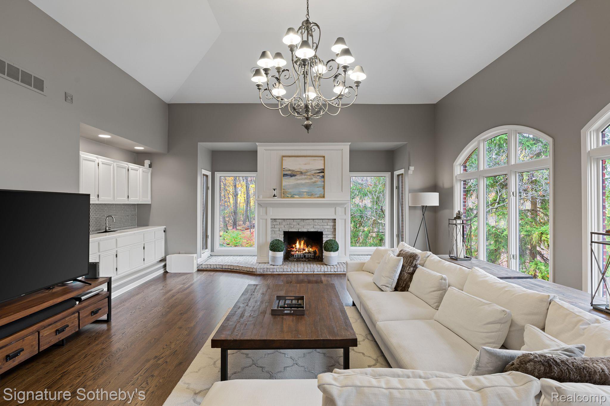 1640 Wakefield Court Rochester, MI 48306 - Photo 9 of 35 Gallery Image 9