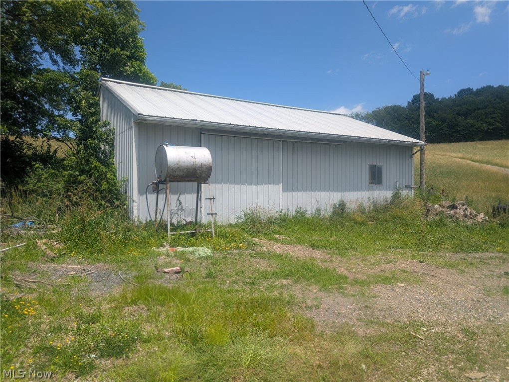 2011 Gordon Road Northwest Dover, OH 44622 - Photo 9 of 50