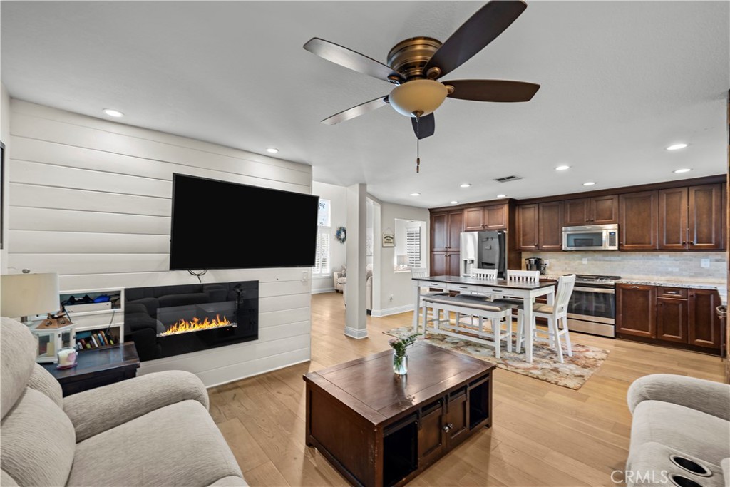 25520 Crockett Lane Stevenson Ranch, CA 91381 - Photo 3 of 46