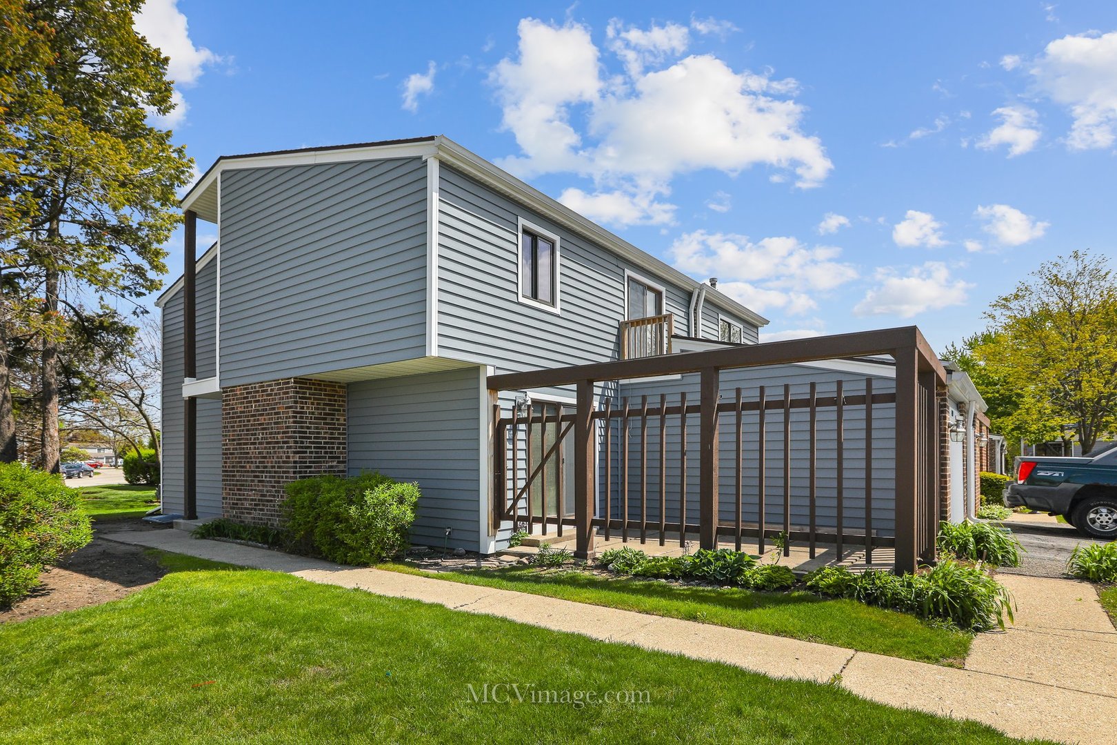 479 Rustic Drive Wheeling, IL 60090 - Photo 3 of 30