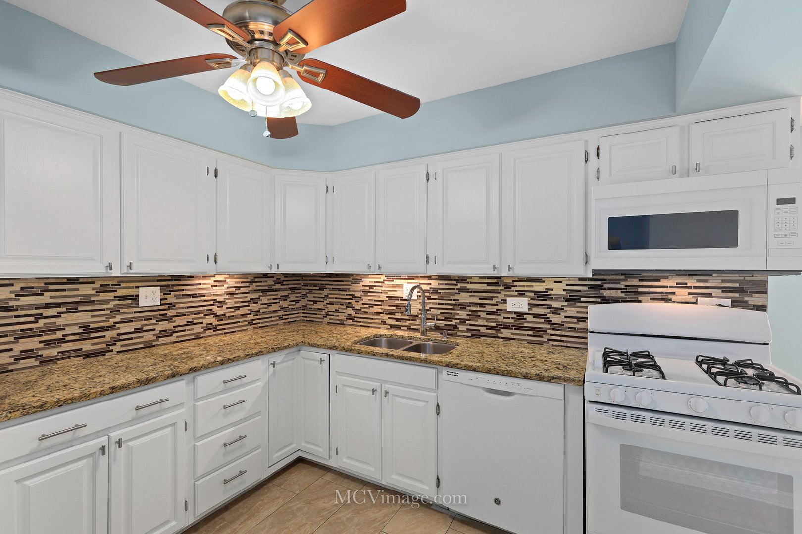 479 Rustic Drive Wheeling, IL 60090 - Photo 9 of 30