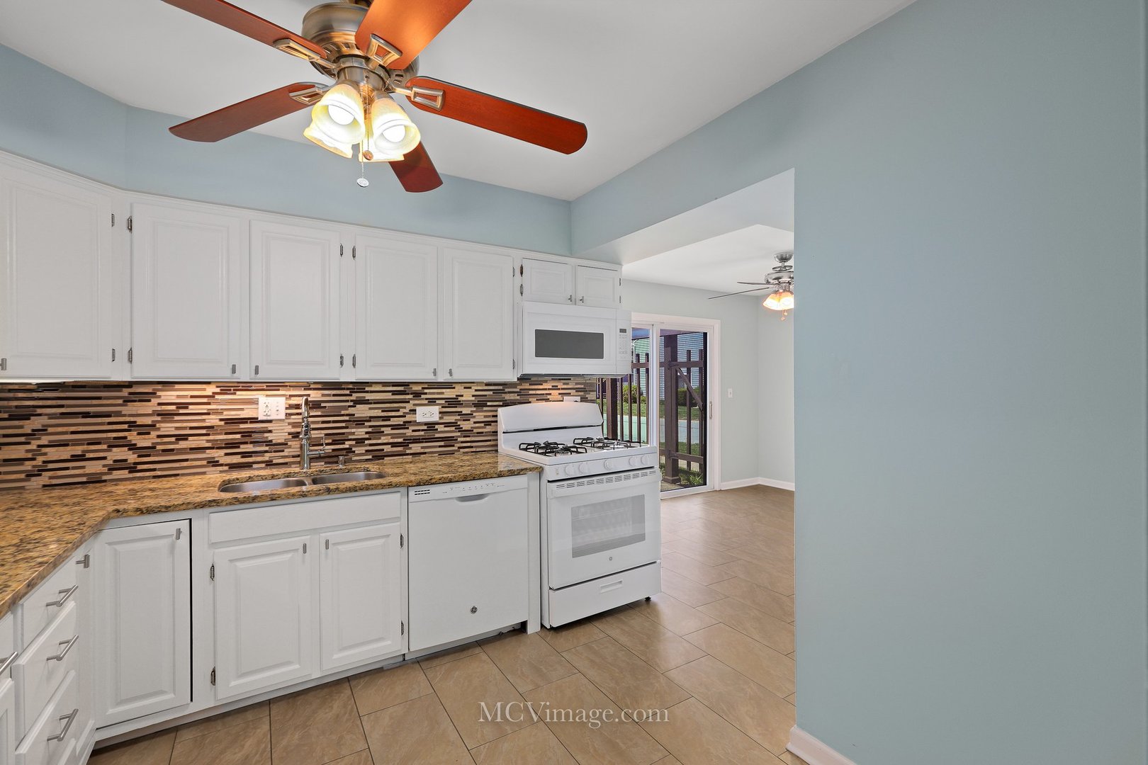 479 Rustic Drive Wheeling, IL 60090 - Photo 10 of 30