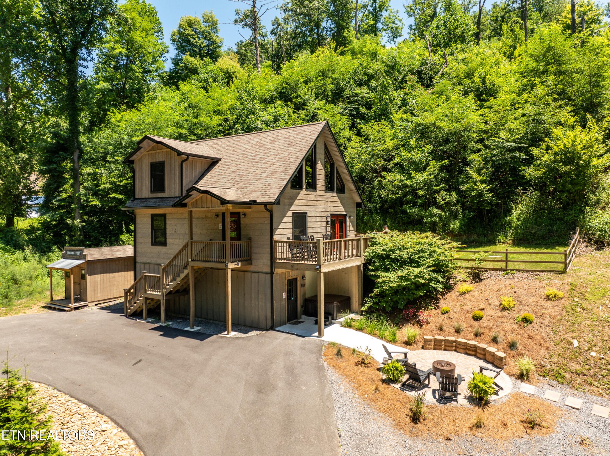 1945 Little Cove Road Sevierville, TN 37862 - Photo 2 of 44