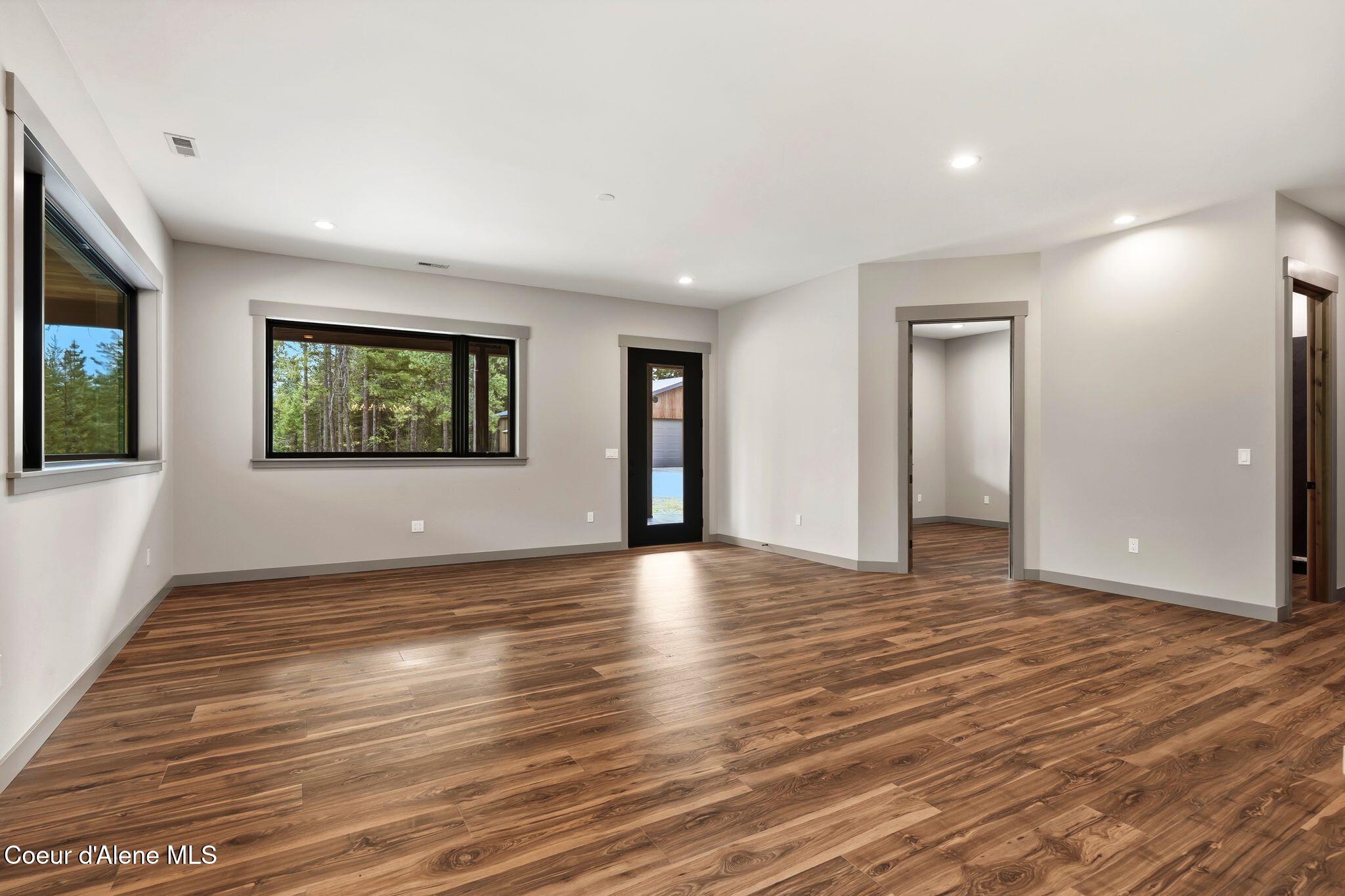 1520 Wrenco Loop Sandpoint, ID 83864 - Photo 12 of 37 Living Room 1
