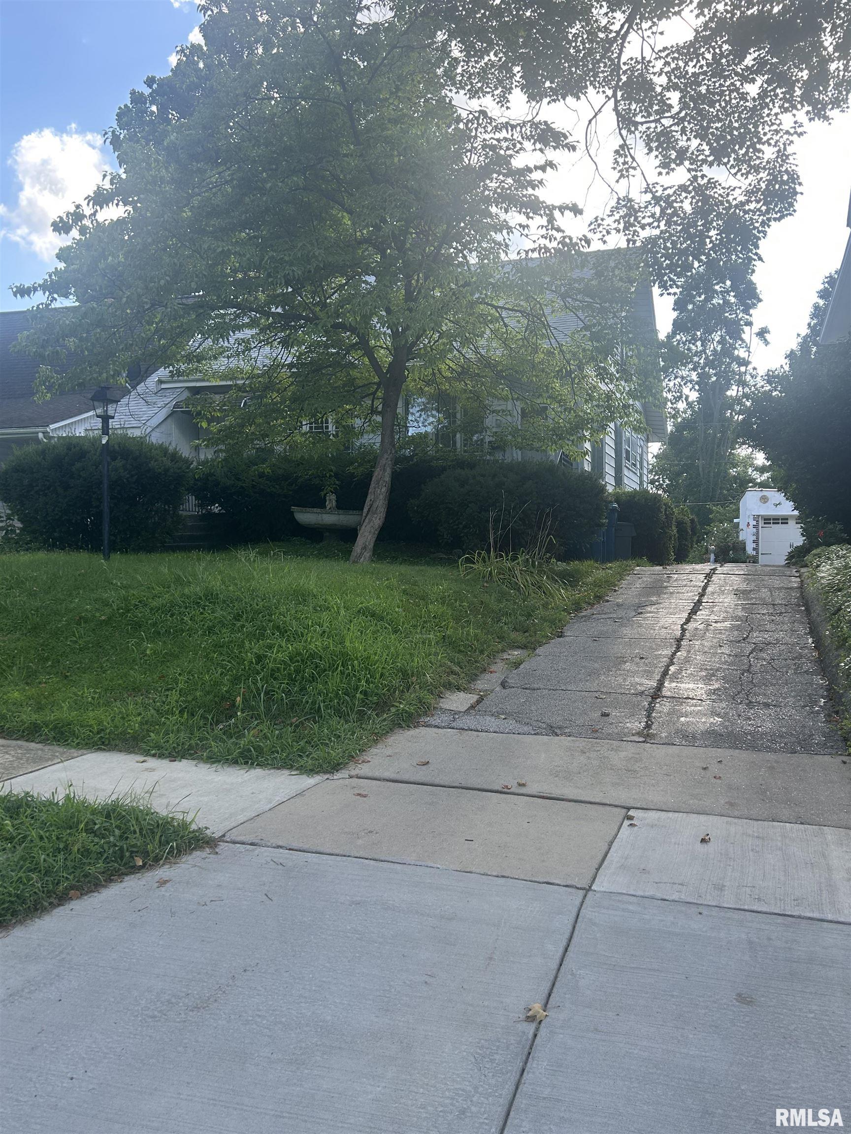 1453 North 3rd Street Springfield, IL 62702 - Photo 1 of 15