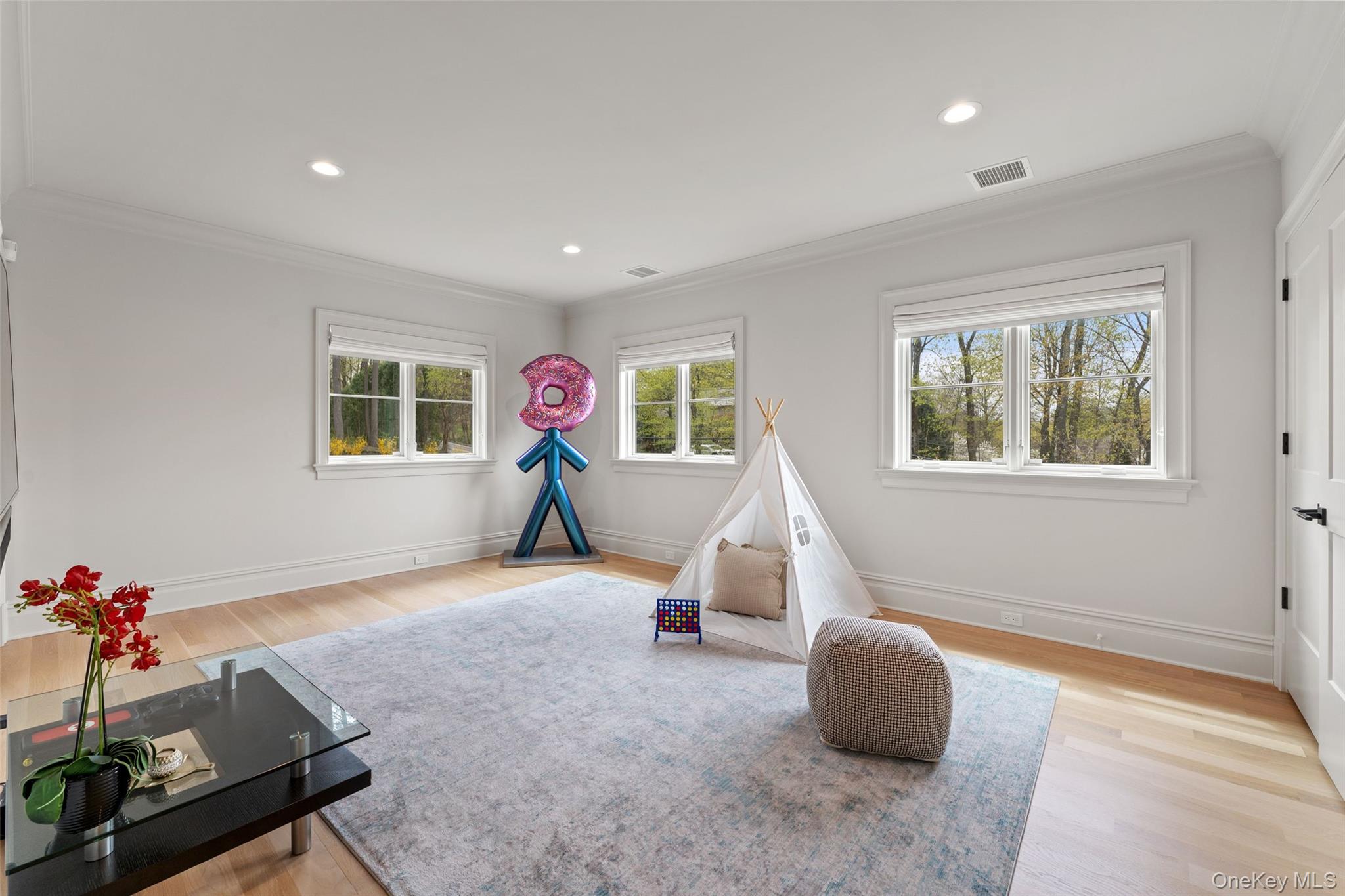 17 Oxford Road Scarsdale, NY 10583 - Photo 30 of 49 En Suite Bedroom or playroom