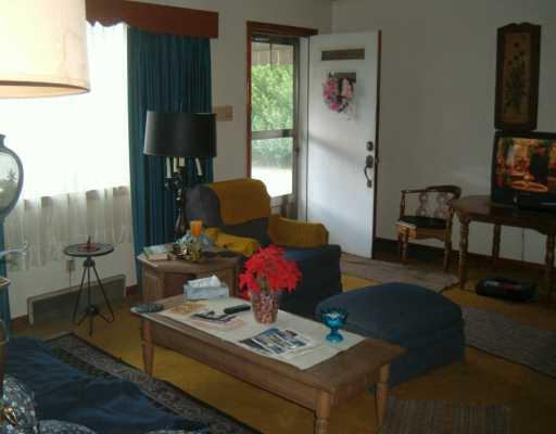 126 North Branch Road Monaca, PA 15061 - Photo 3 of 8 Living Room.