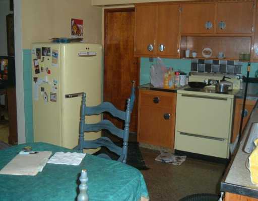 126 North Branch Road Monaca, PA 15061 - Photo 5 of 8 Kitchen.