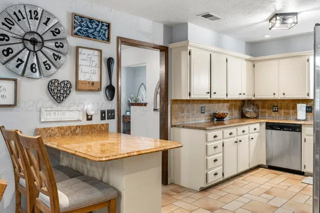 $285,000 | 2428 North Fir Street, Pampa, TX 79065