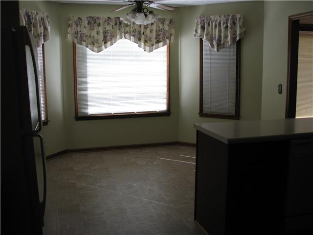 307 Mosley Drive Springfield, TN 37172 - Photo 6 of 14 There is a breakfast nook with a bay window!
