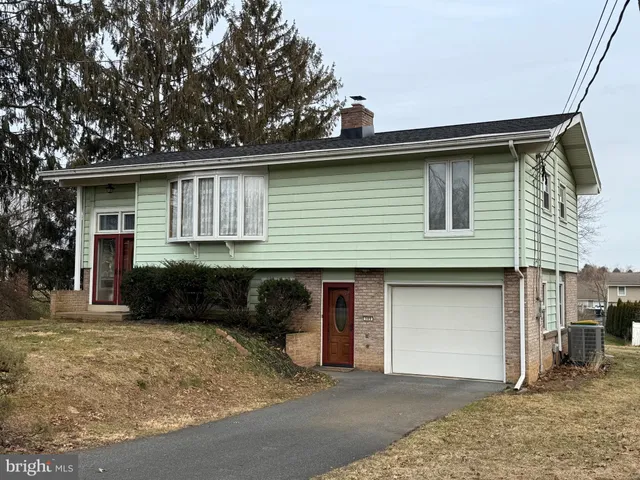 $349,900 | 509 Oak Grove Drive, Lancaster, PA 17601