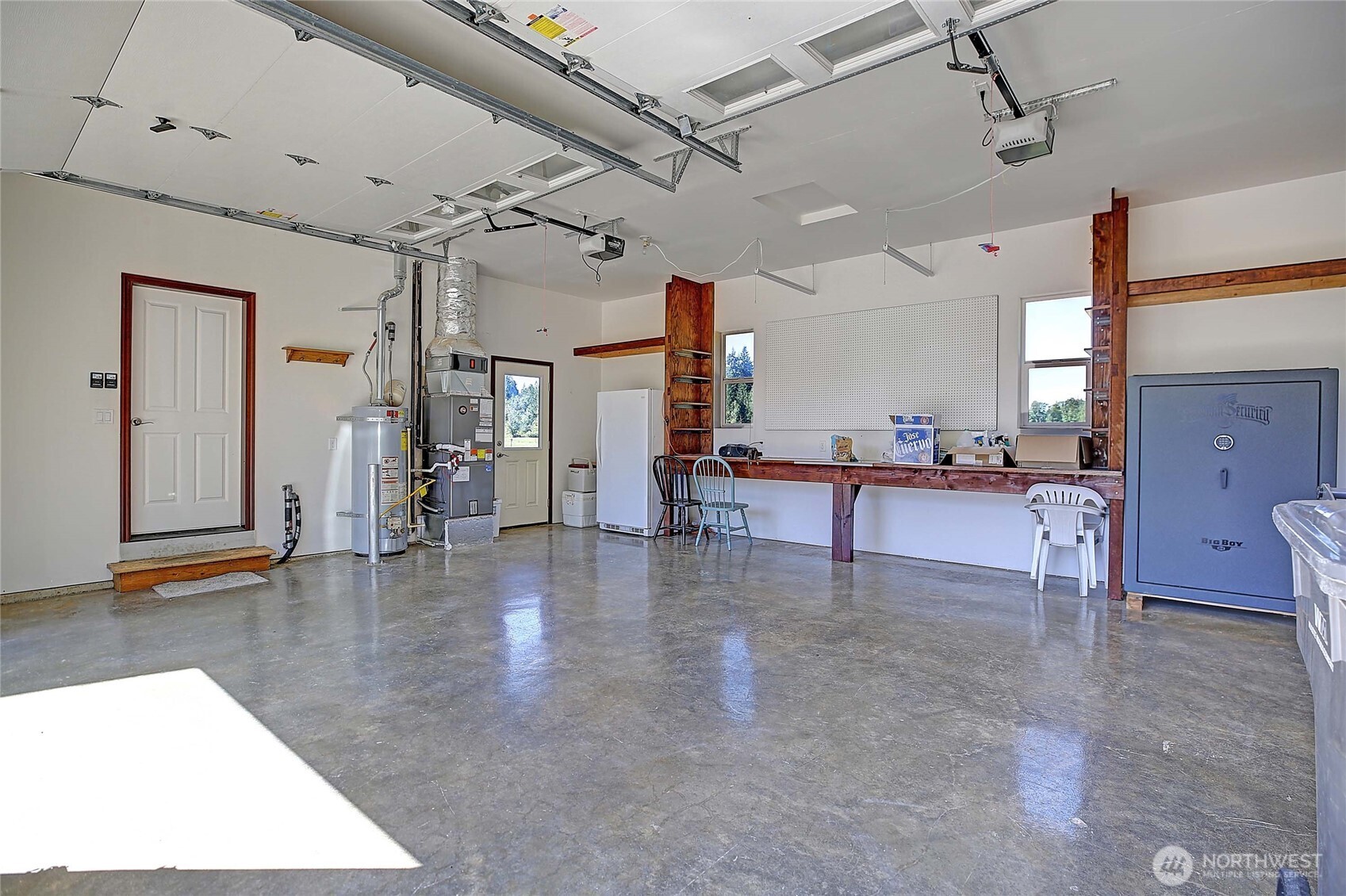 12631 State Rte 530 Northeast Arlington, WA 98223 - Photo 28 of 40 a view of a hall with interior of the kitchen
