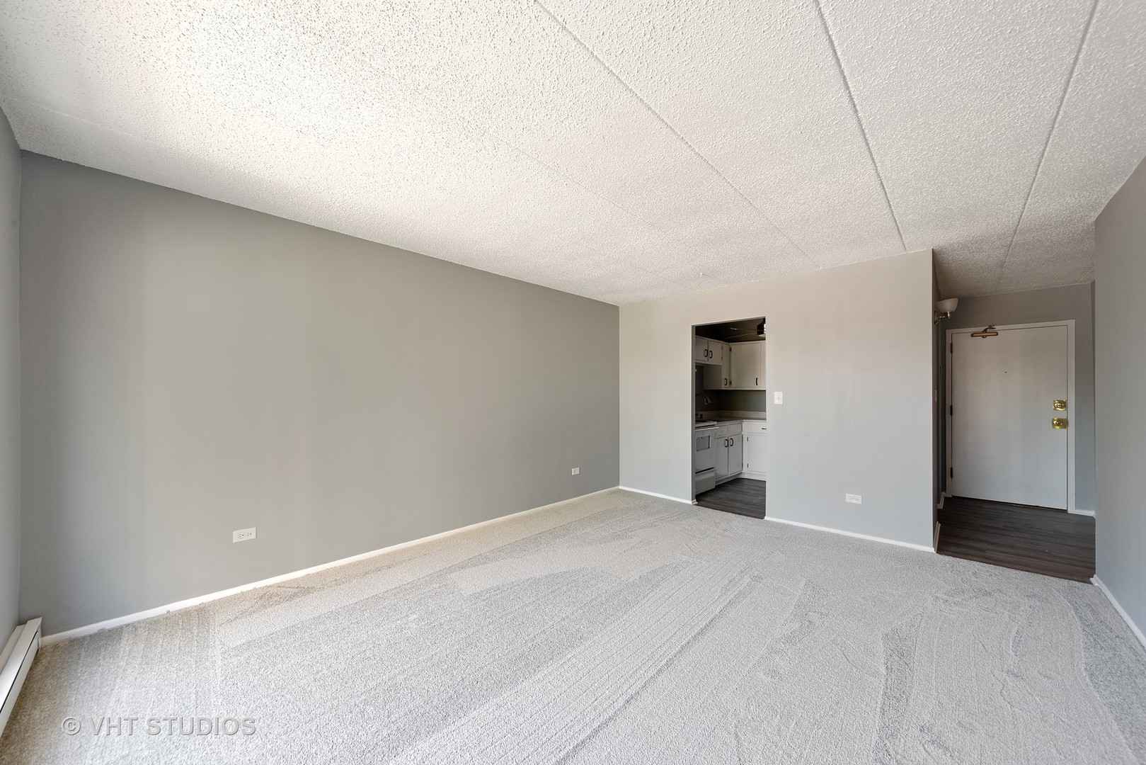 9701 North Dee Road, Unit 3L Niles, IL 60714 - Photo 3 of 10 a view of empty room with wooden floor