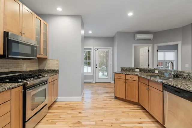 $499,900 | 165 Day Lane, Williston, VT 05495