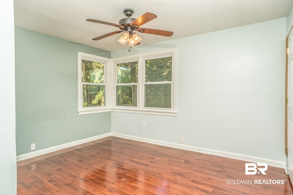 405 Thornton Place Mobile, AL 36609 - Photo 12 of 16