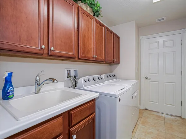 $2,600 | 5395 Dominica Street, Vero Beach, FL 32967